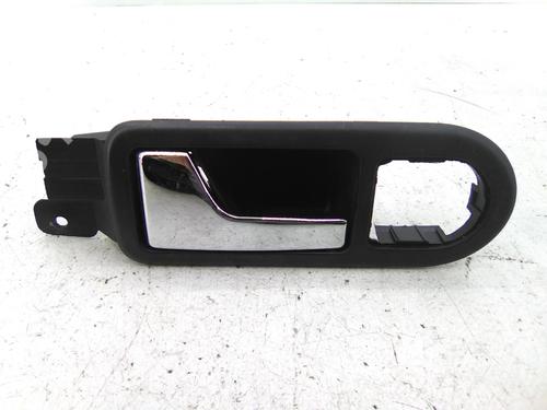 Used Front left interior door handle Front left interior door handle 19833306 19833306