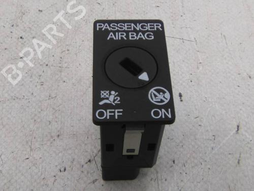 Used Switch Switch SKODA FABIA III (NJ3) 1.0 TSI (95 hp) 19833583 19833583