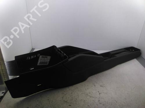 Used Middle console Middle console SKODA FABIA III (NJ3) 1.0 TSI (95 hp) 19833607 19833607