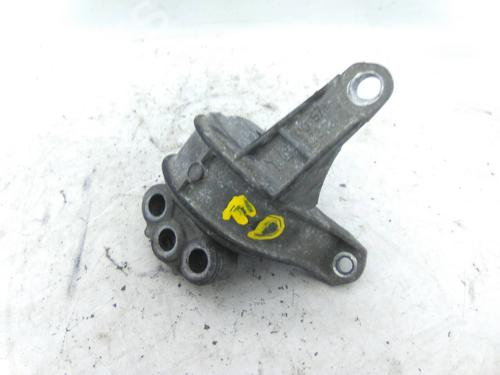 Used Engine mount Engine mount OPEL ASTRA G Estate (T98) 1.4 16V (F35) (90 hp) 19833789 19833789