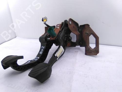 Pedal travão Pedal travão PEUGEOT 208 I (CA_, CC_) 1.4 HDi (68 hp) 19833814 19833814