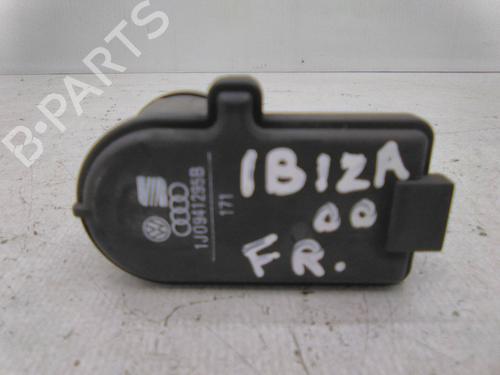 Used Headlight adjuster motor Headlight adjuster motor SEAT IBIZA II (6K1) 1.4 i (60 hp) 22952570 22952570