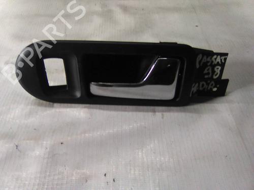 Used Front right interior door handle Front right interior door handle VW PASSAT B5 (3B2) 1.6 (101 hp) 19835001 19835001