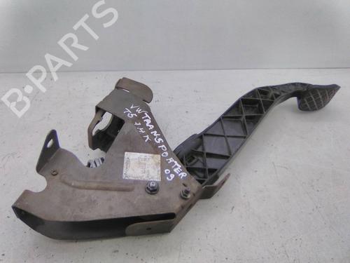 koblingspedal koblingspedal VW TRANSPORTER T5 Platform/Chassis (7JD, 7JE, 7JL, 7JY, 7JZ, 7F 1.9 TDI (85 hp) 19835575 19835575