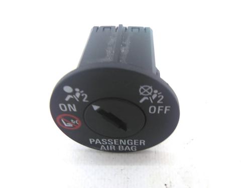 Used Switch Switch OPEL ADAM (M13) 1.0 (115 hp) 19835646 19835646