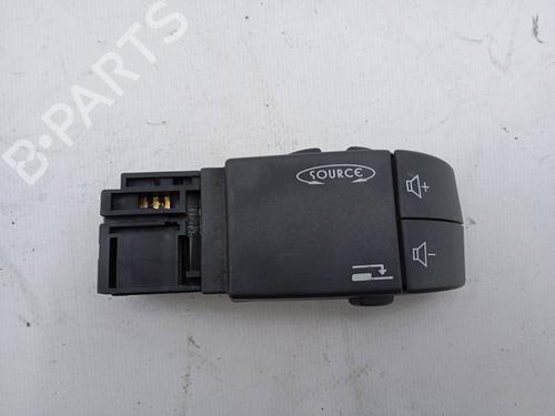 Used Steering wheel controls Steering wheel controls 19837985 19837985