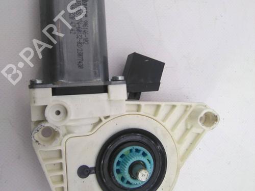 Used Left front window motor Left front window motor MERCEDES-BENZ B-CLASS Sports Tourer (W245) B 180 CDI (245.207) (109 hp) 19838062 19838062