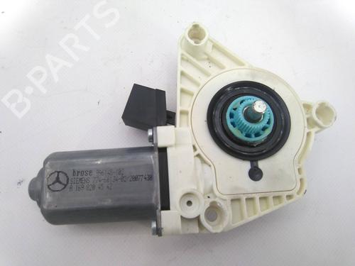 Used Left rear window motor Left rear window motor MERCEDES-BENZ B-CLASS Sports Tourer (W245) B 180 CDI (245.207) (109 hp) 19838063 19838063
