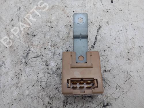 Comutador Comutador TOYOTA COROLLA Station Wagon (_E9_) 1.3 (EE90_, EE90R) (81 hp) 26025403 26025403