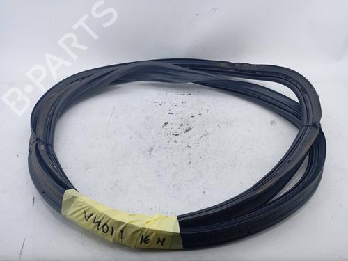 Used Rubber door seal Rubber door seal VOLVO V40 Hatchback (525) D2 (114 hp) 21288630 21288630