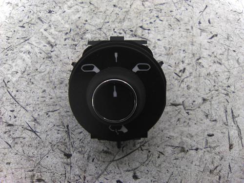 Used Switch Switch CITROËN C3 III (SX) 1.2 THP 110 (SXHNPS, SXHNZT, SXHNZ6) (110 hp) 22938648 22938648