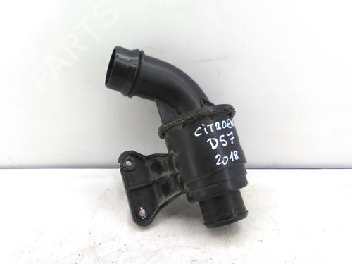 Used Intercooler pipe Intercooler pipe DS DS 7 Crossback (J4_, JR_, JC_) 1.5 BlueHDi 130 (JCYHZJ, JCYHZR) (130 hp) 22952929 22952929