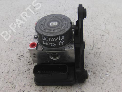 Used ABS pump ABS pump SKODA OCTAVIA III Combi (5E5, 5E6) 1.6 TDI (90 hp) 22435731 22435731