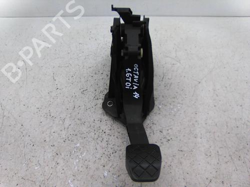 Used Clutch pedal Clutch pedal SKODA OCTAVIA III Combi (5E5, 5E6) 1.6 TDI (90 hp) 22337099 22337099