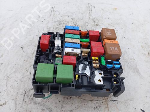 Used Fuse box Fuse box CITROËN C3 III (SX) 1.2 VTi 82 (82 hp) 19842225 19842225