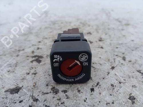 Kombi Kontakt / Stilkkontakt Kombi Kontakt / Stilkkontakt CITROËN C3 III (SX) 1.2 VTi 82 (82 hp) 19842251 19842251