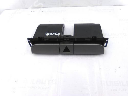 Used Cup/Object holder Cup/Object holder VW PASSAT B6 (3C2) 1.9 TDI (105 hp) 22960965 22960965