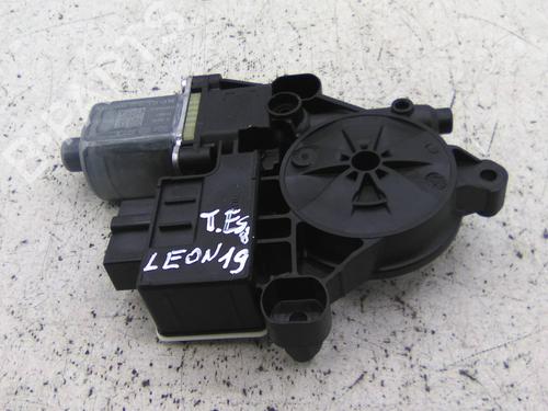 Used Left rear window motor Left rear window motor SEAT LEON (5F1) 1.0 TSI (115 hp) 21541341 21541341