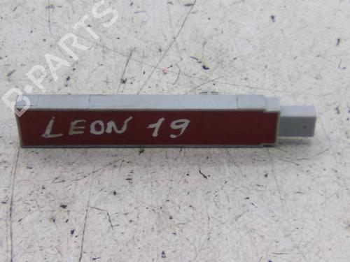 Módulo eletrónico Módulo eletrónico SEAT LEON (5F1) 1.0 TSI (115 hp) 21521949 21521949