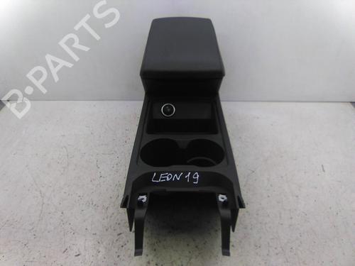 Used Armrest / Center console Armrest / Center console SEAT LEON (5F1) 1.0 TSI (115 hp) 21541370 21541370