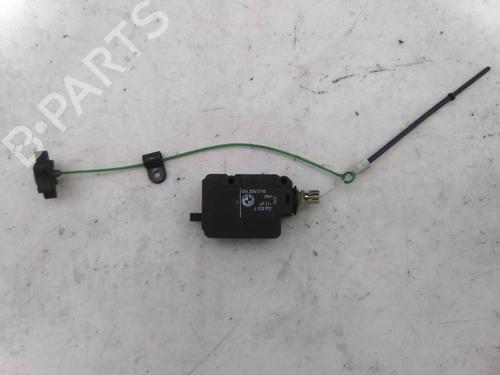 Used Fuel door actuator Fuel door actuator BMW 5 (E60) 530 d (218 hp) 22958131 22958131