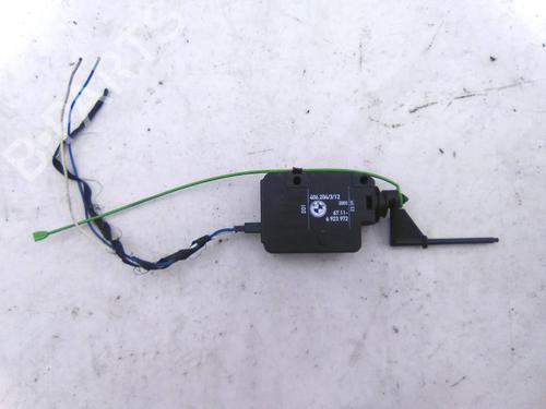 Used Fuel door actuator Fuel door actuator BMW 7 (E65, E66, E67) 730 d (204 hp) 22958129 22958129