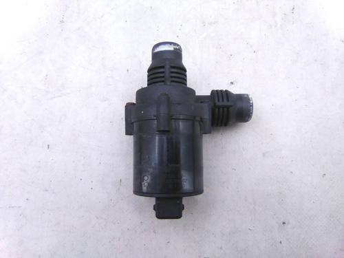 Used Auxiliary water pump Auxiliary water pump BMW 7 (E65, E66, E67) 730 d (211 hp) 19845250 19845250