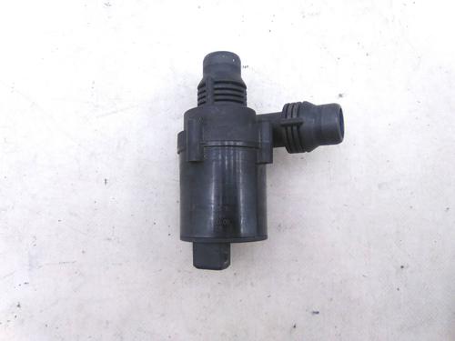 Used Auxiliary water pump Auxiliary water pump BMW 5 (E60) 525 d (177 hp) 19845248 19845248