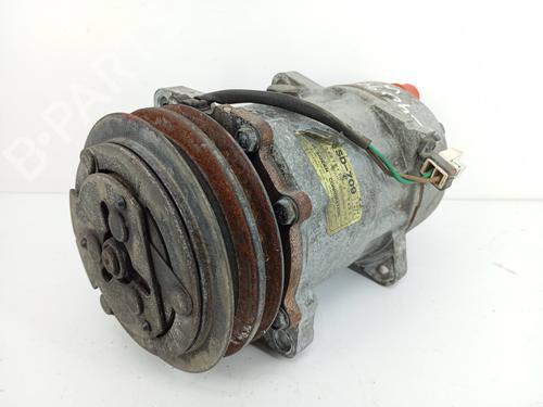 Used AC compressor AC compressor VW PASSAT B3/B4 (315, 3A5) 2.0 (116 hp) 31864909 31864909