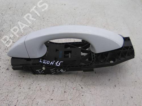 Used Rear left exterior door handle Rear left exterior door handle 20215404 20215404