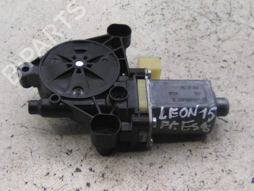 Used Left front window motor Left front window motor SEAT LEON (5F1) 1.6 TDI (105 hp) 20242440 20242440