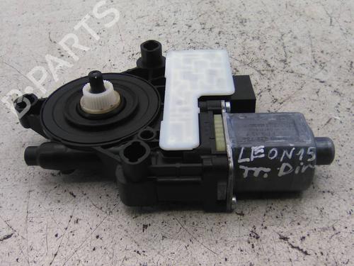 Used Right rear window motor Right rear window motor 20242444 20242444