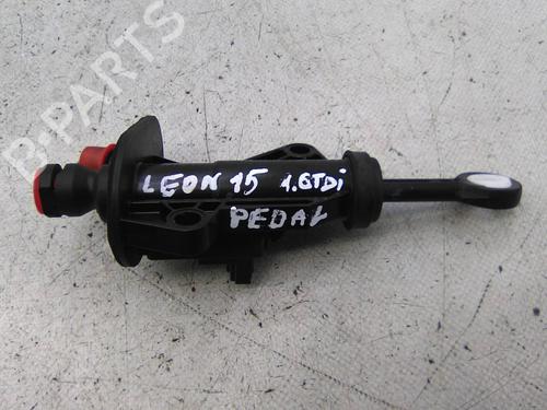 Used Clutch pedal Clutch pedal SEAT LEON (5F1) 1.6 TDI (105 hp) 20129439 20129439