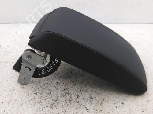 Used Armrest / Center console Armrest / Center console SEAT LEON (5F1) 1.6 TDI (105 hp) 20242462 20242462