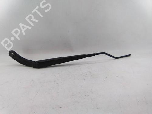 Used Front windshield wiper arm Front windshield wiper arm 22560046 22560046
