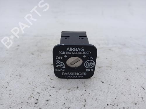 switch-toyota-auris-_e18_-2012-2013-2014-2015-2016-2017-2018-2019-25344180 main image