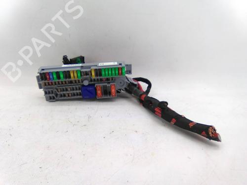 Used Fuse box Fuse box BMW 5 Touring (G31) 525 d (211 hp) 21521983 21521983