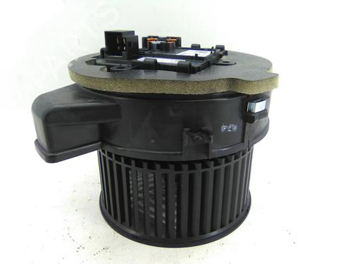 Heater blower motor BMW 5 Touring (G31) 525 d | BP21521976M62 - Image 2