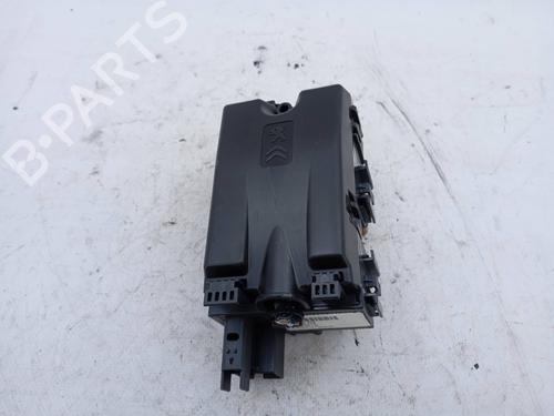 Used Fuse box Fuse box 22700920 22700920