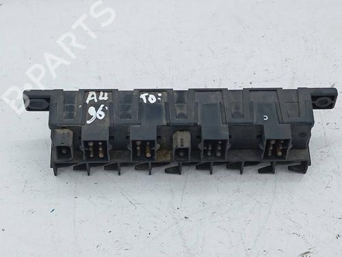 Used Fuse box Fuse box AUDI A4 B5 (8D2) 1.9 TDI (110 hp) 22794846 22794846