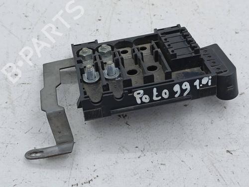 Used Fuse box Fuse box 22803188 22803188