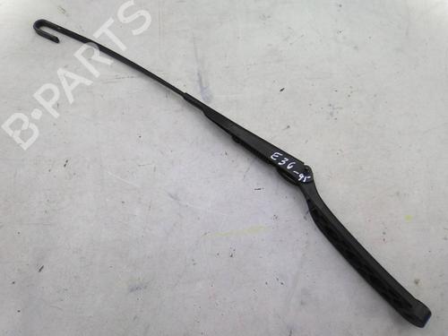 Used Front windshield wiper arm Front windshield wiper arm 23500440 23500440