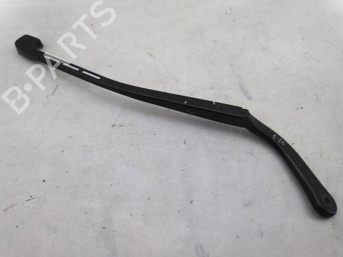 Used Front windshield wiper arm Front windshield wiper arm 23095380 23095380