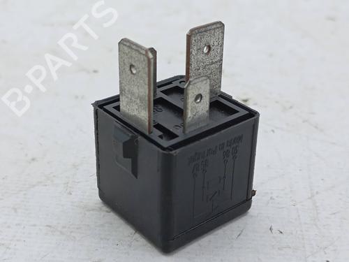 Switch VW GOLF V (1K1) 2.0 TDI | BP23245772I30 - Image 2