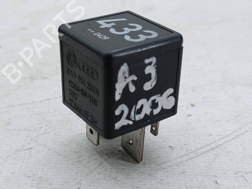 Used Switch Switch AUDI A3 (8P1) 2.0 TDI (136 hp) 23263331 23263331