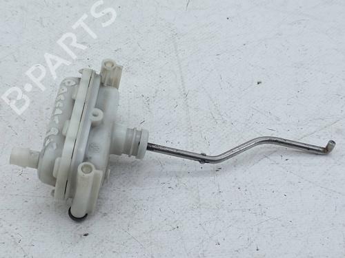 Used Fuel door actuator Fuel door actuator VW PASSAT B3/B4 (3A2, 35I) 1.9 TD (75 hp) 24153503 24153503