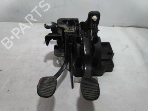 Used Pedal Pedal FIAT STILO (192_) 1.2 16V (192_XA1B) (80 hp) 19856480 19856480