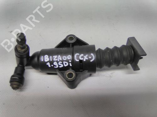 Used Clutch slave cylinder Clutch slave cylinder FORD FOCUS I Turnier (DNW) [1999-2007] 36228884 36228884