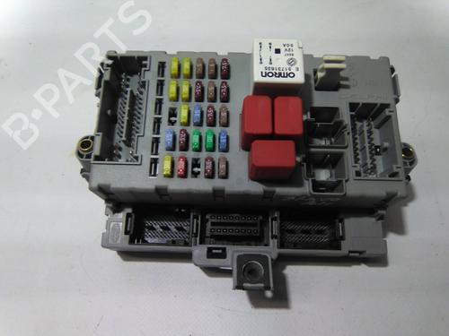 Used Fuse box Fuse box 19867466 19867466