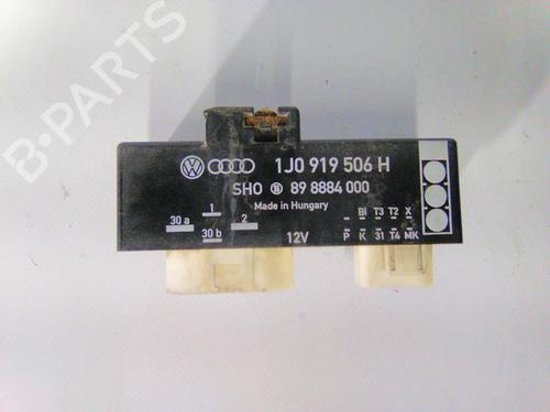 Used Electronic module Electronic module VW GOLF IV (1J1) 1.9 TDI (90 hp) 22956147 22956147
